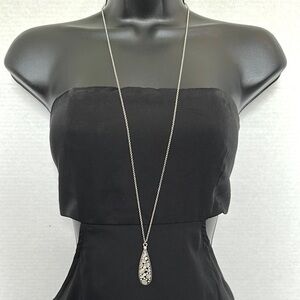 Elegant Silver Teardrop Pendant Necklace cz diamond